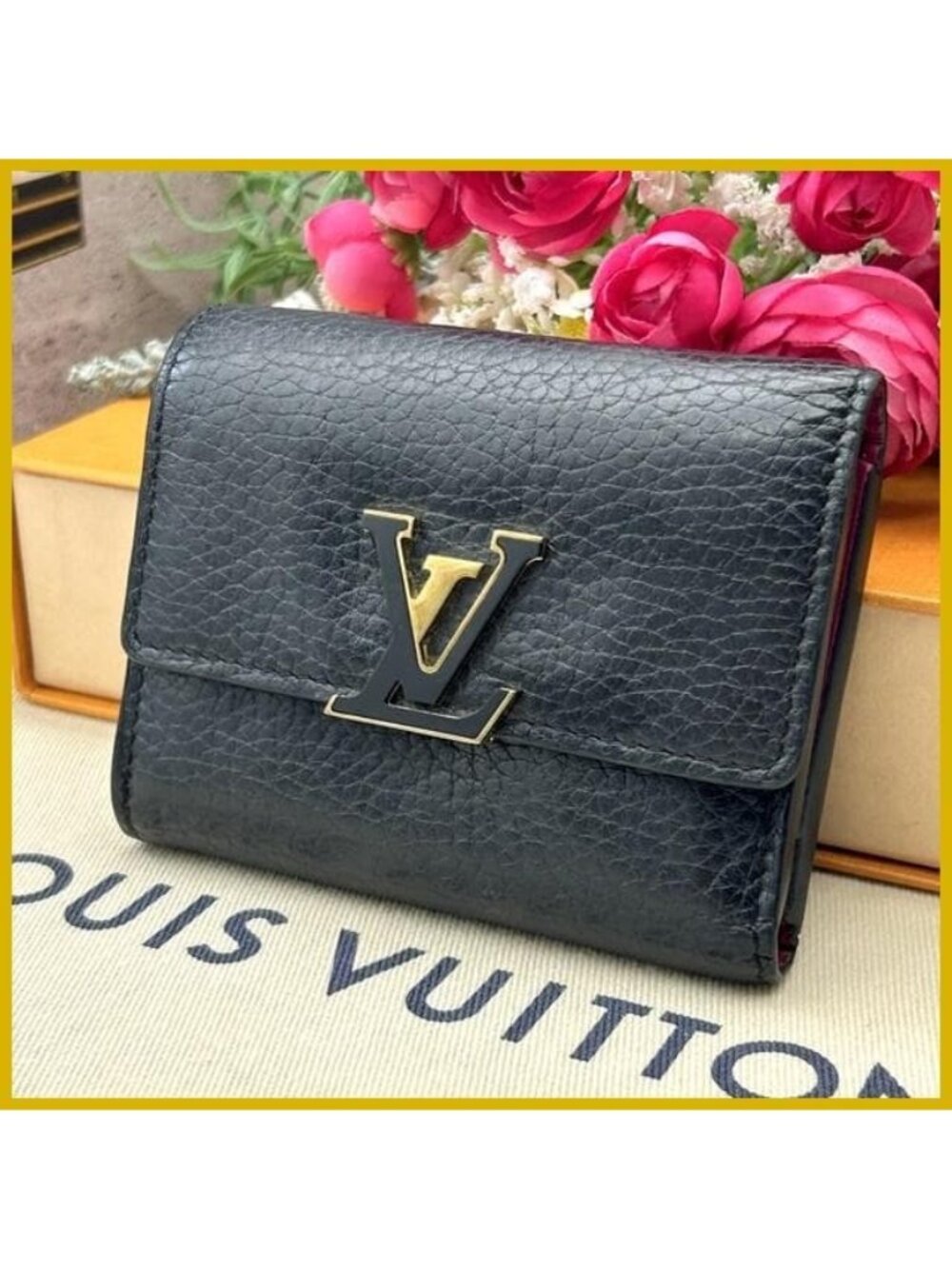 Louis Vuitton Portefeuille Capucines XS Noir Folded Wallet